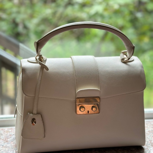 Christian Dior - Picture 2 of 10